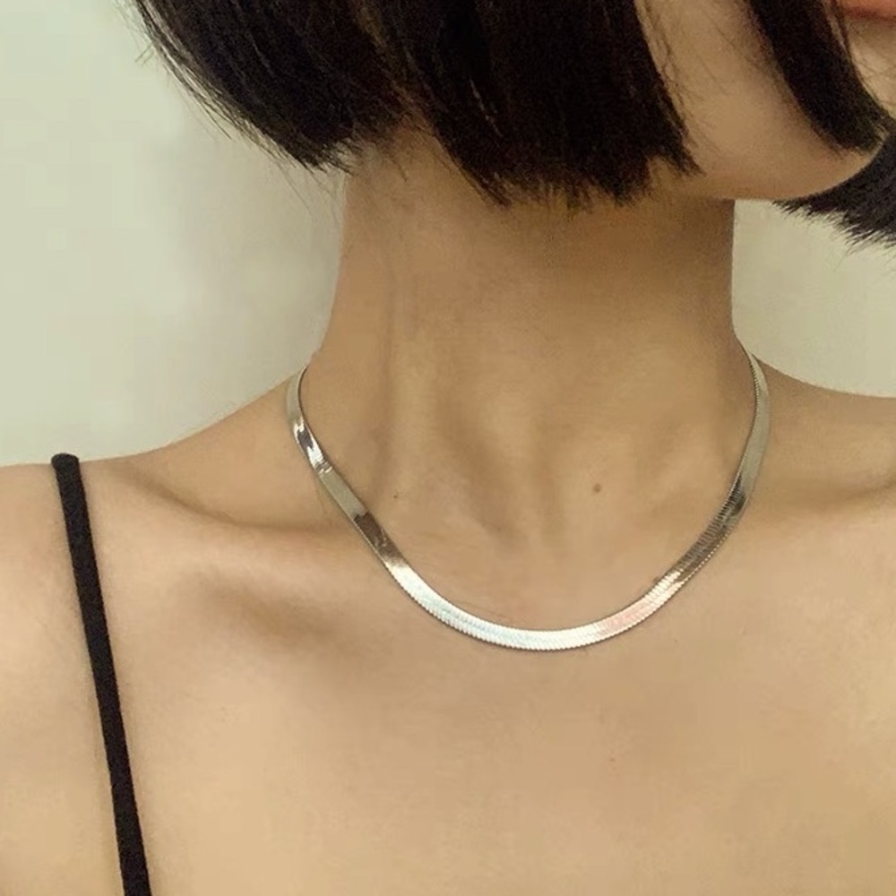 đź’ŽStainless Steel Silver Toned Snake Necklace Chain - Picture 3 of 4